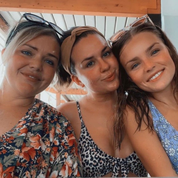 Meet your Posher, Heather! - Picture 4 of 5